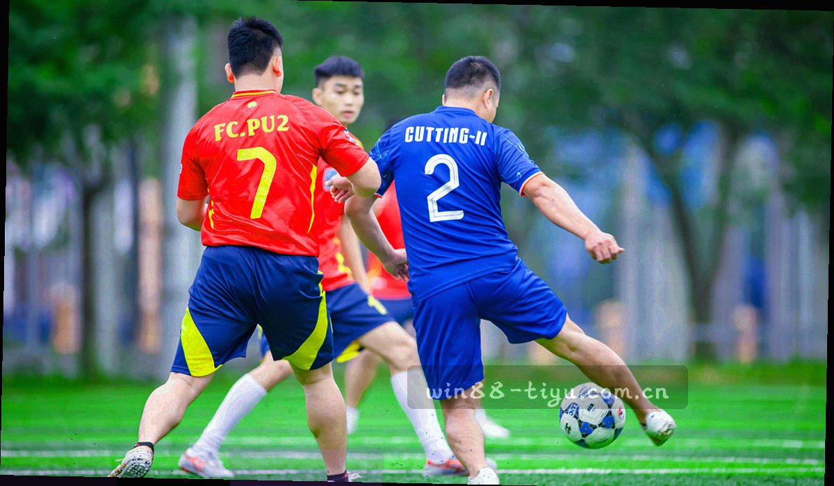 赛程表与联赛标识色块组合的图形画面